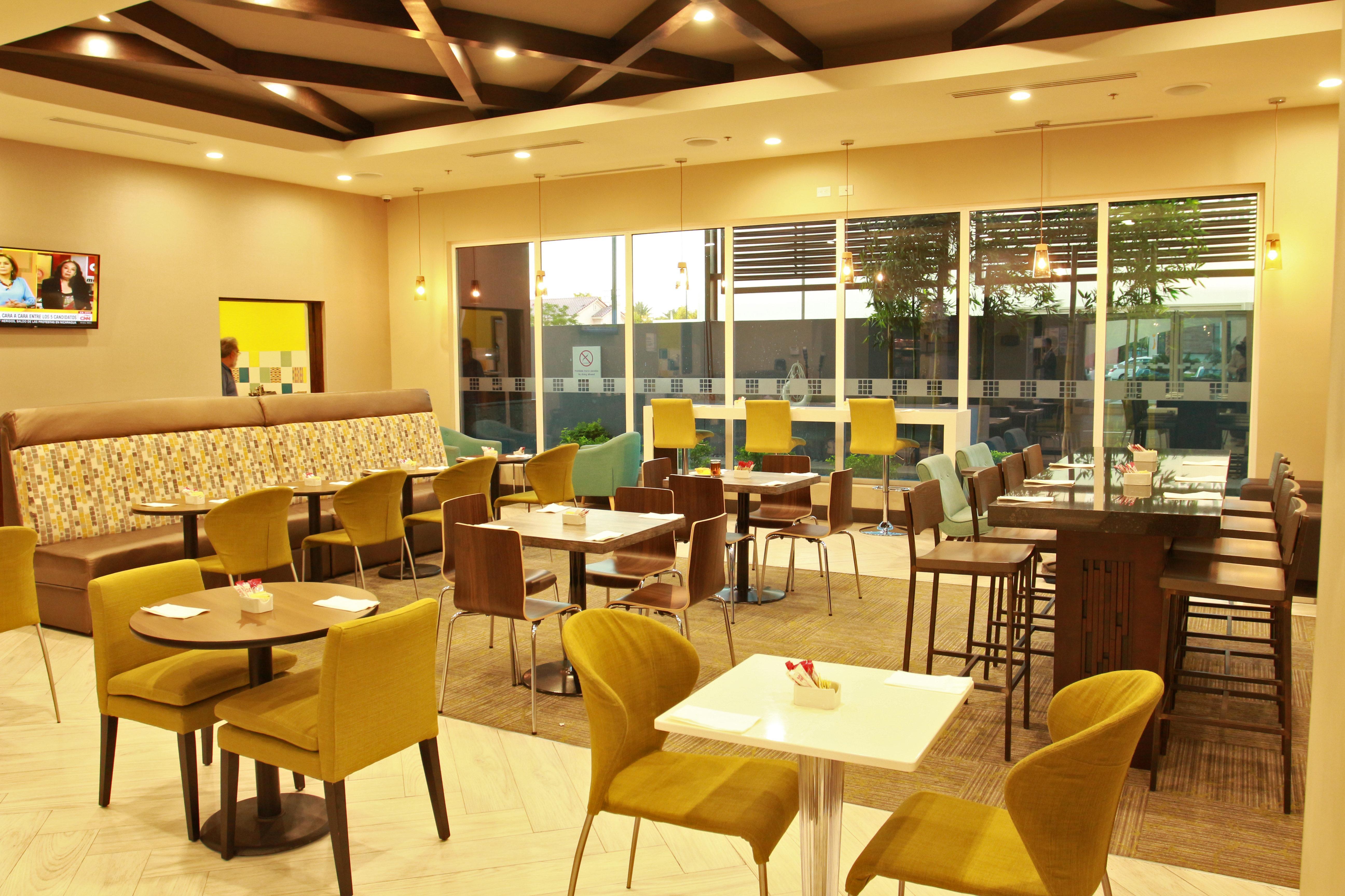 Holiday Inn Express & Suites Mexicali By Ihg Exterior foto