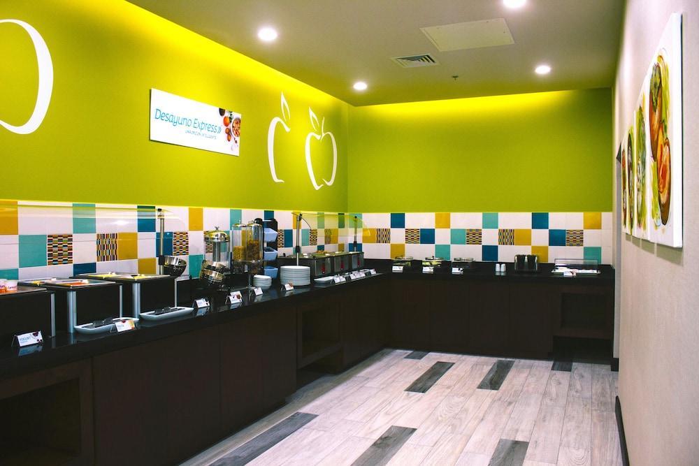 Holiday Inn Express & Suites Mexicali By Ihg Exterior foto
